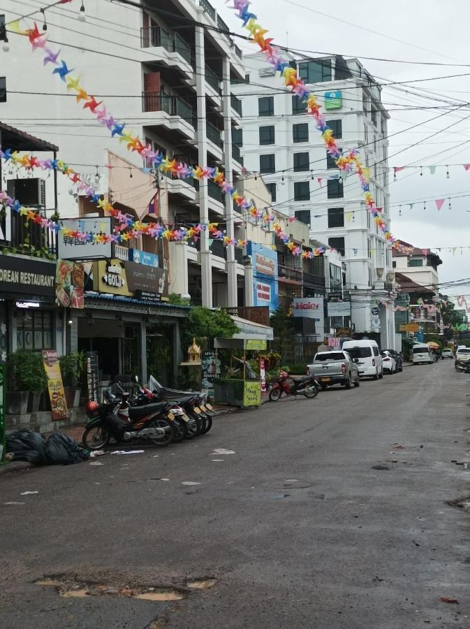 Отель Mekong Riverside Вьентьян Экстерьер фото